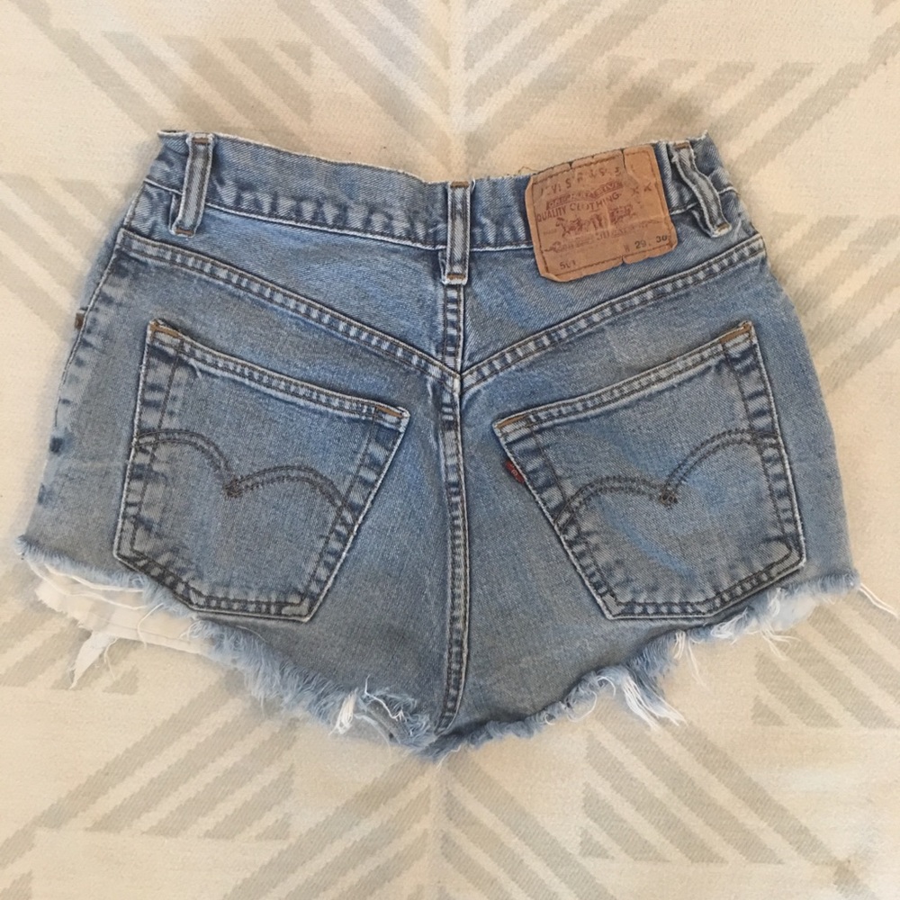 Levi Cutoff High Rise Shorts - Picture 2 of 8